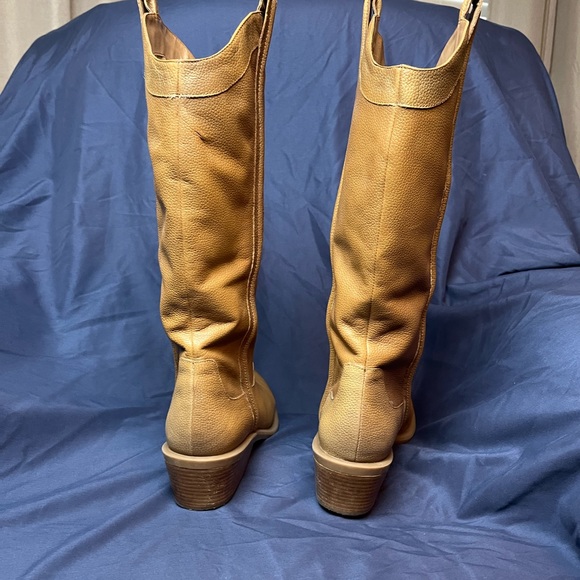 Arturo Chiang size 10M boots for women. - Picture 9 of 10